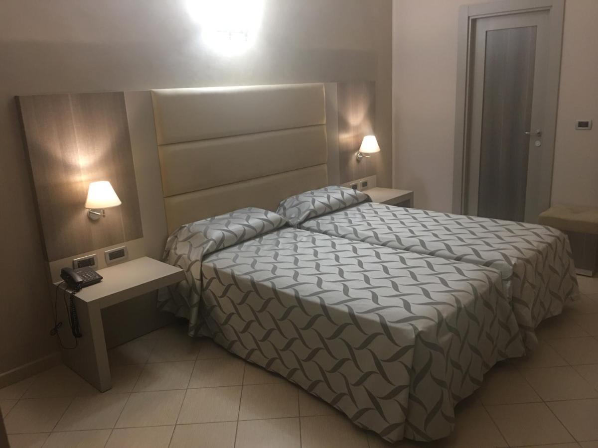 Hotel Niagara Catanzaro Bagian luar foto