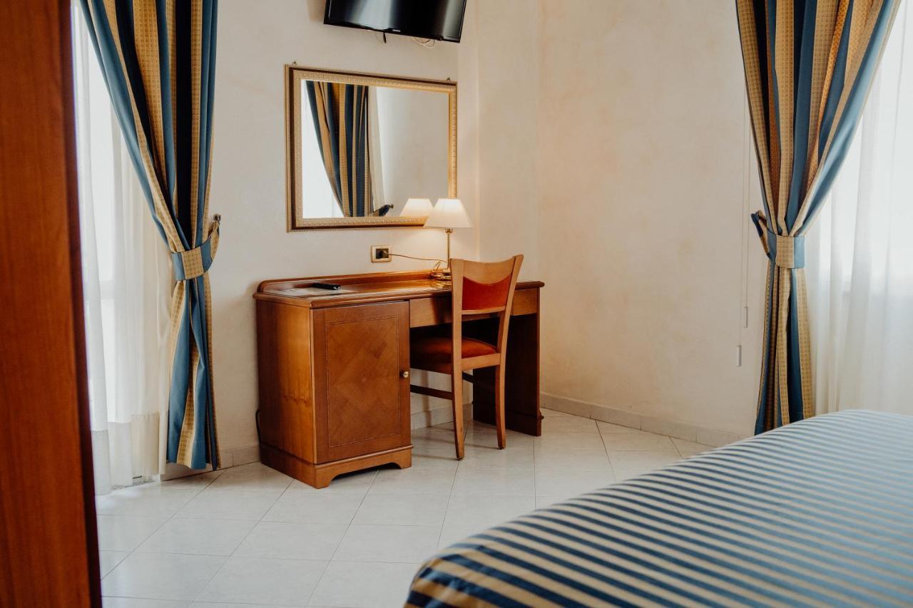 Hotel Niagara Catanzaro Bagian luar foto