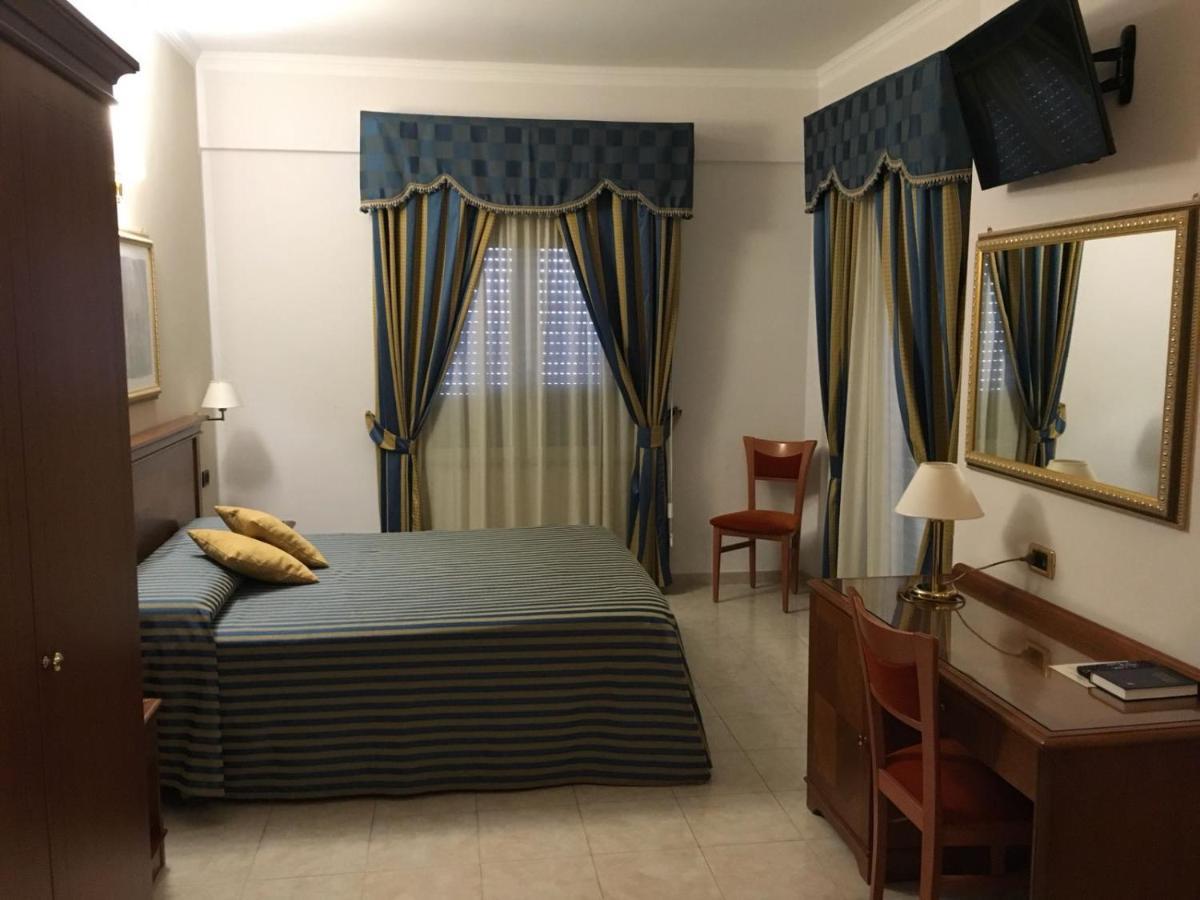 Hotel Niagara Catanzaro Bagian luar foto